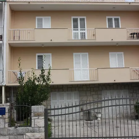 Apartment Nono Near The Beach With Parking Apartment